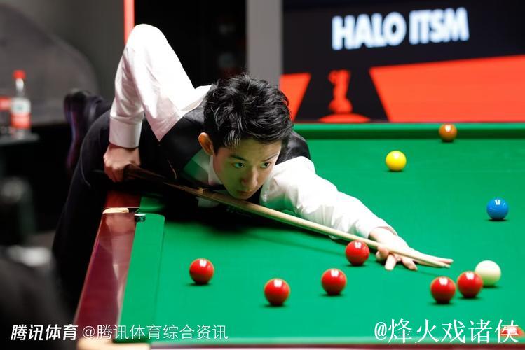 斯诺克大师赛：吴宜泽与肖国栋携手闯入八强