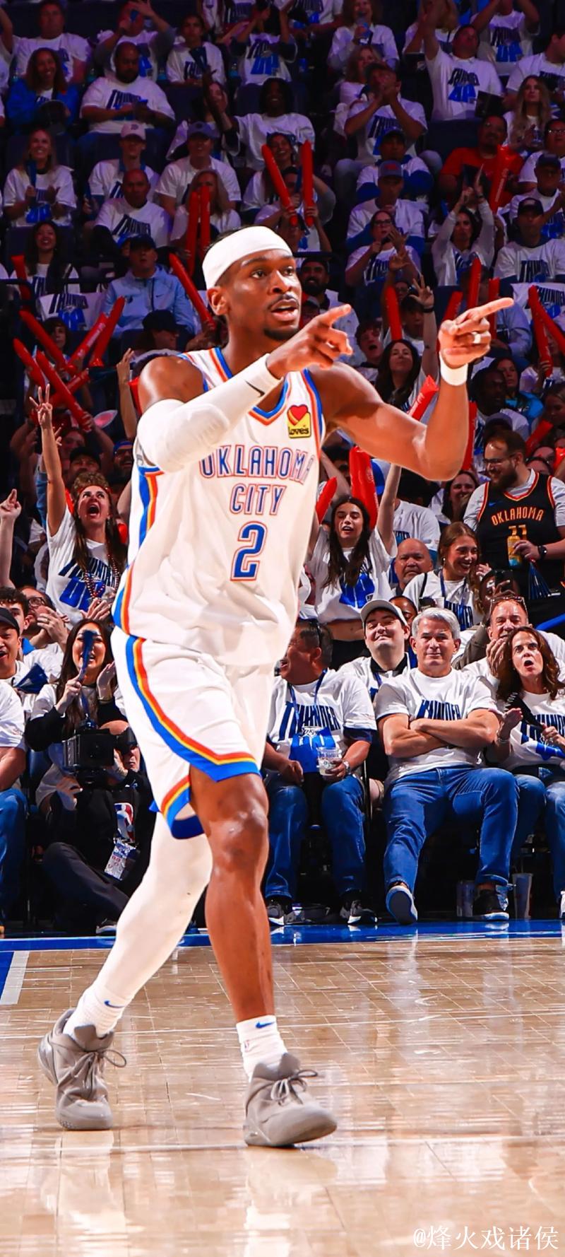 亚历山大轰下41分雷霆8连胜,快船险胜灰熊 亚历山大轰下41分雷霆8连胜,快船险胜灰熊