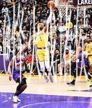 浓眉35分詹皇21+8 湖人上演22分惊天逆转力克太阳 浓眉35分詹皇21+8 湖人上演22分惊天逆转力克太阳